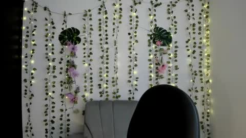 Snapshot of yoursweetsin16 chatting on 04.23.26 yoursweetsin16 online show from 04.23.26