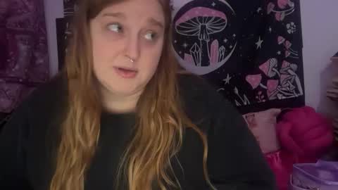 Snapshot of yourthickgingergoddess chatting on 12.14.25 yourthickgingergoddess online show from 12.14.25