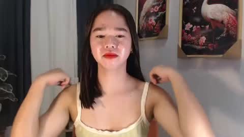 Snapshot of yourtinybunny chatting on 09.18.25 yourtinybunny online show from 09.18.25