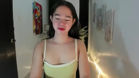 Snapshot of yourtinybunny chatting on 10.25.25 yourtinybunny online show from 10.25.25