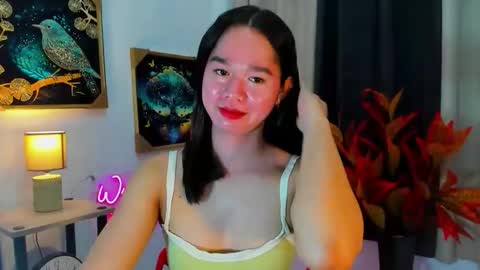 Snapshot of yourtinybunny chatting on 11.02.25 yourtinybunny online show from 11.02.25