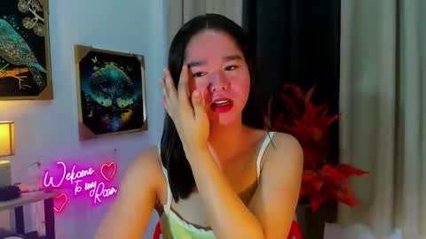 Snapshot of yourtinybunny chatting on 11.06.25 yourtinybunny online show from 11.06.25