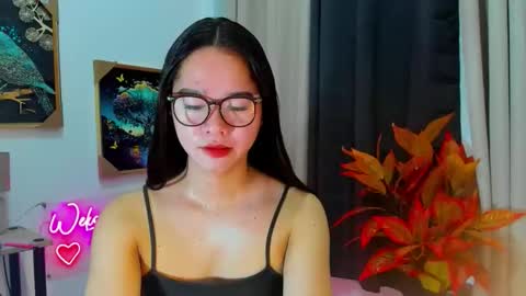 Snapshot of yourtinybunny chatting on 12.04.25 yourtinybunny online show from 12.04.25