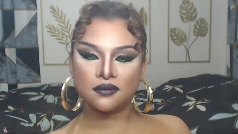 Snapshot of yourtrannyqueenxxx chatting on 05.10.26 Anastacia Grey online show from 05.10.26