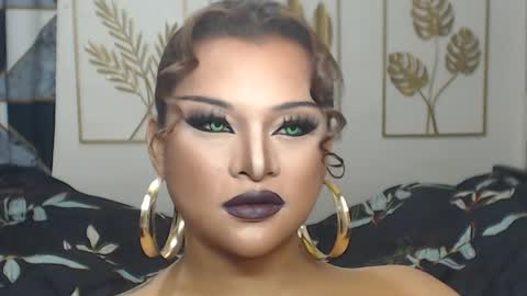 Snapshot of yourtrannyqueenxxx chatting on 05.12.26 Anastacia Grey online show from 05.12.26