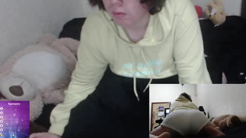 Snapshot of yourtrapuwu chatting on 01.25.25 yourtrapuwu online show from 01.25.25