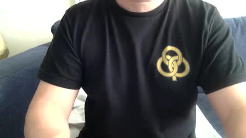 Snapshot of yque2 chatting on 01.06.25 yque online show from 01.06.25