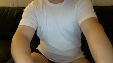 Snapshot of yque2 chatting on 09.19.25 yque online show from 09.19.25