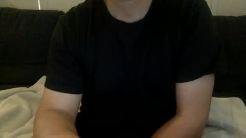 Snapshot of yque2 chatting on 11.27.25 yque online show from 11.27.25