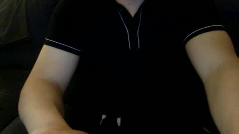 Snapshot of yque2 chatting on 11.28.25 yque online show from 11.28.25