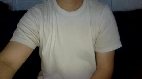 Snapshot of yque2 chatting on 12.14.25 yque online show from 12.14.25