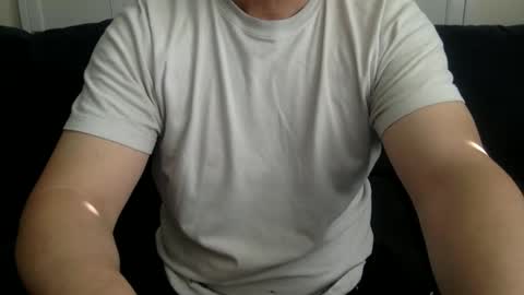 Snapshot of yque2 chatting on 01.15.26 yque online show from 01.15.26