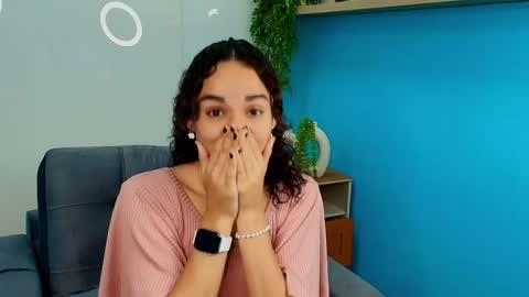 Snapshot of ysenne_josse chatting on 05.22.26 Ysenne online show from 05.22.26