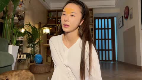 Snapshot of yuanlili chatting on 11.16.25 lili online show from 11.16.25