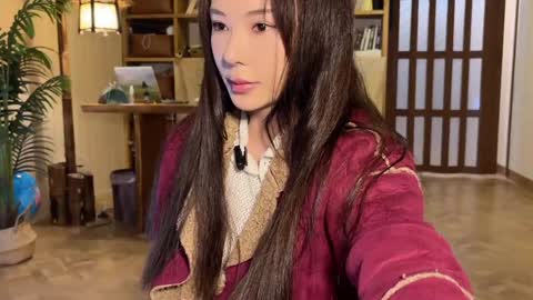 Snapshot of yuanlili chatting on 11.22.25 lili online show from 11.22.25