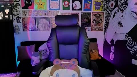    rawr   Anne Independent model      online show from 02.11.26