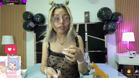 Yukki Kuran online show from 10.10.25