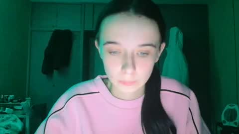 Snapshot of yuliastar chatting on 11.30.25 Yuliia online show from 11.30.25