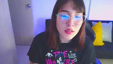 Snapshot of yulienne chatting on 02.01.26 Yulienne online show from 02.01.26