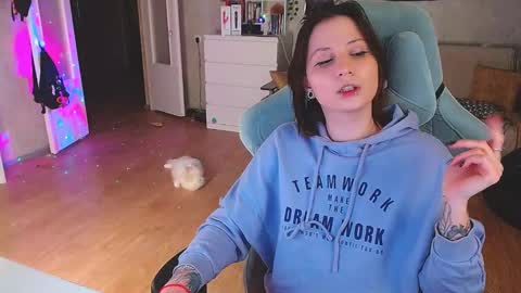 Snapshot of yum_neko_chan chatting on 01.12.25 Kris online show from 01.12.25