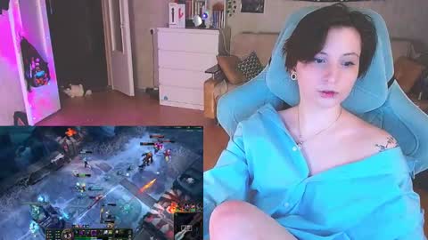 Snapshot of yum_neko_chan chatting on 03.09.25 Kris online show from 03.09.25