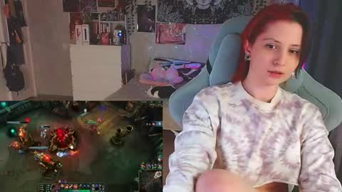 Snapshot of yum_neko_chan chatting on 12.19.25 Kris online show from 12.19.25