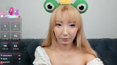 Snapshot of yume_ko chatting on 09.15.25 yume_ko online show from 09.15.25