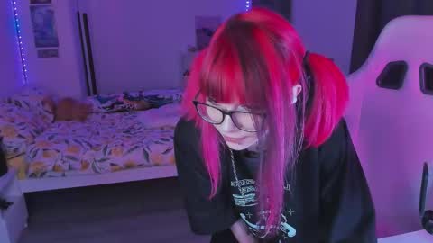 Snapshot of yumi_youkai chatting on 09.17.25 Yumi 3 online show from 09.17.25