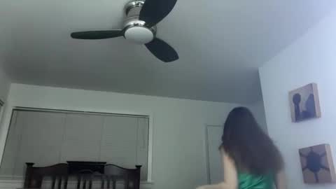 yumiandwolf online show from 02.11.26