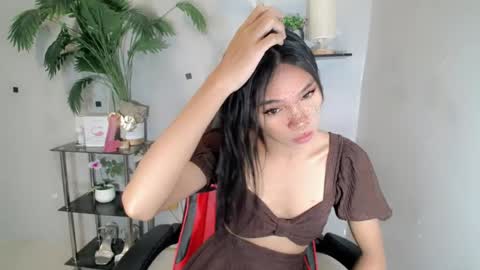 Snapshot of yumiexx chatting on 07.25.26 CALL ME YUMLEXX online show from 07.25.26