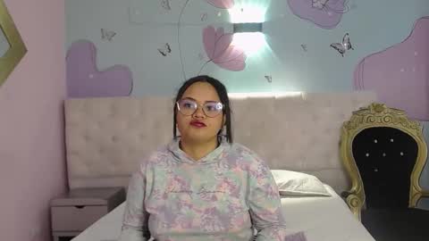 YumiViolet online show from 02.04.26