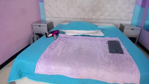 YumiViolet online show from 02.13.26