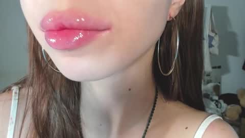 Snapshot of yumm__ chatting on 12.19.24 Im away next stream September 10 at 1400 Moscow time online show from 12.19.24