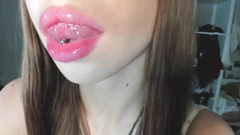 Snapshot of yumm__ chatting on 12.29.24 Im away next stream September 10 at 1400 Moscow time online show from 12.29.24