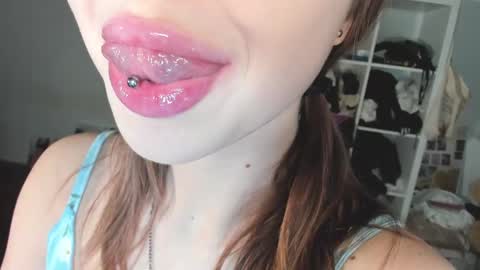 Snapshot of yumm__ chatting on 02.07.25 Im away next stream September 10 at 1400 Moscow time online show from 02.07.25