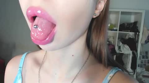 Snapshot of yumm__ chatting on 02.19.25 Im away next stream September 10 at 1400 Moscow time online show from 02.19.25