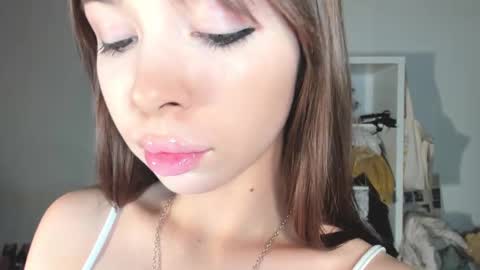 Snapshot of yumm__ chatting on 03.10.25 Im away next stream September 10 at 1400 Moscow time online show from 03.10.25