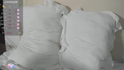 Snapshot of yumm__ chatting on 09.13.25 Im away next stream September 10 at 1400 Moscow time online show from 09.13.25