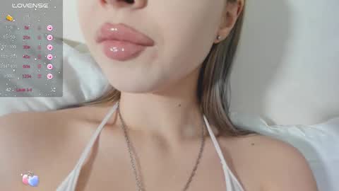 Snapshot of yumm__ chatting on 09.24.25 Im away next stream September 10 at 1400 Moscow time online show from 09.24.25