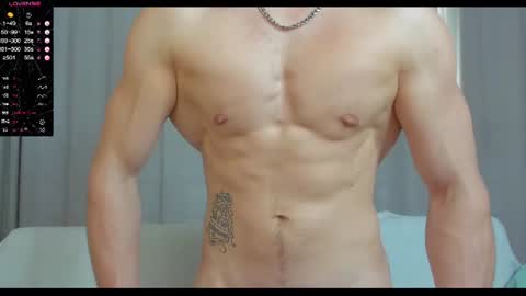 Snapshot of yummmy_dick_ chatting on 06.11.26 STUD online show from 06.11.26