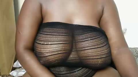 yummy_boobs01 online show from 03.18.26