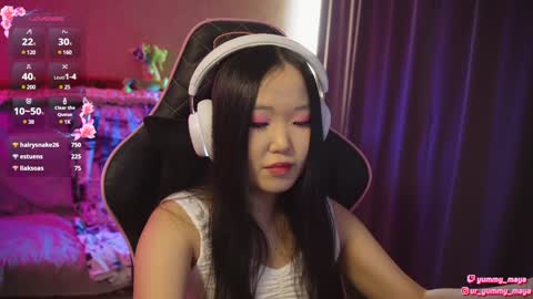 Snapshot of yummy_maya chatting on 02.06.25 Chimi online show from 02.06.25