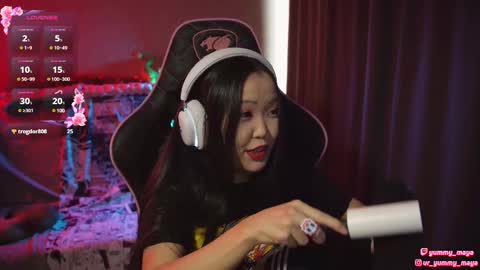 Snapshot of yummy_maya chatting on 02.22.25 Chimi online show from 02.22.25