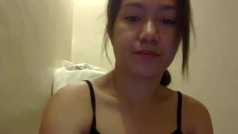 Snapshot of yummyclaya chatting on 11.22.25 yummyclaya online show from 11.22.25