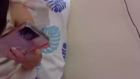 Snapshot of yummyclaya chatting on 12.20.25 yummyclaya online show from 12.20.25