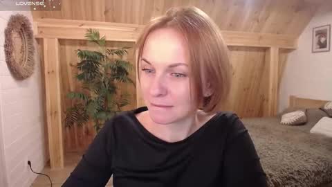 Snapshot of yummylilya chatting on 11.14.25 Lillya online show from 11.14.25