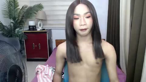 Snapshot of yummysexy_princess chatting on 12.22.25 ashley online show from 12.22.25