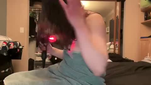 Snapshot of yummyybby chatting on 01.01.25 yummyybby online show from 01.01.25