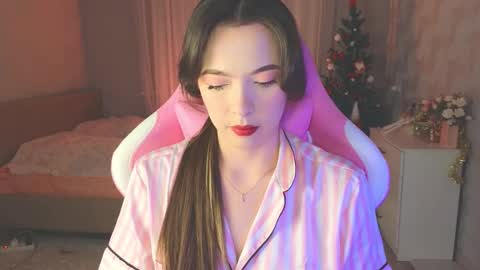 Snapshot of yuna_sunshy chatting on 12.20.25 Yuna online show from 12.20.25