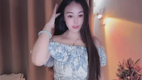 Snapshot of yuner0715 chatting on 05.15.26 YunEr online show from 05.15.26